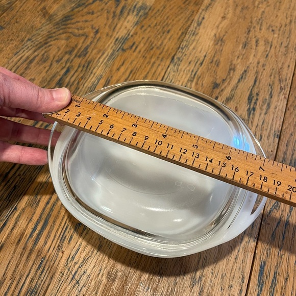 Milk Glass Dynaware Pyr-o-rey Flower Pattern withh lid - Picture 4 of 11